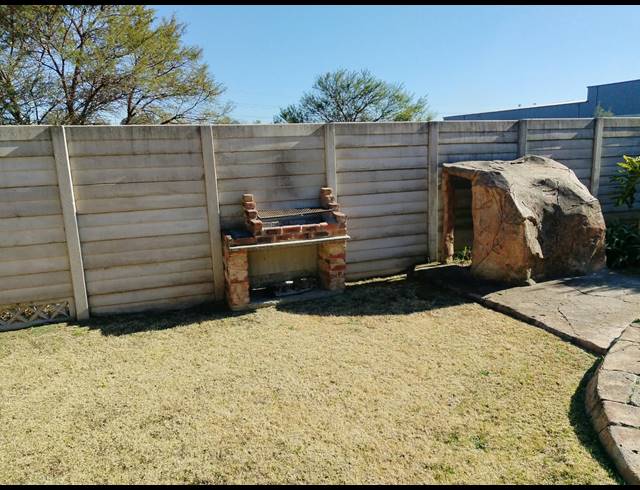 3 BEDROOM HOUSE FOR SALE IN RHODESFIELD